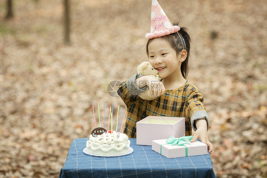 女孩过生日图片