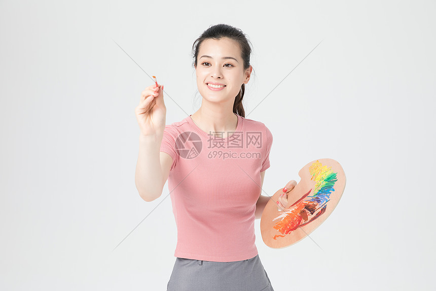 活力青年女性美术画画图片