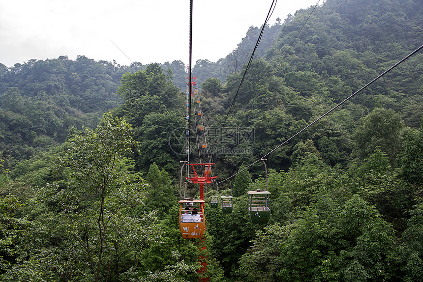 青城山中的索道