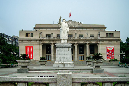 武汉剧院毛主席像图片