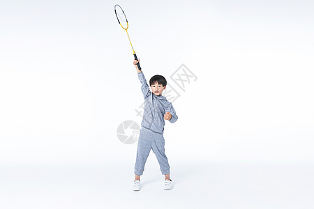 体育男孩打羽毛球图片