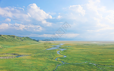 秋夏新疆巴音布鲁克大草原背景