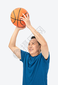 打篮球的老年人图片