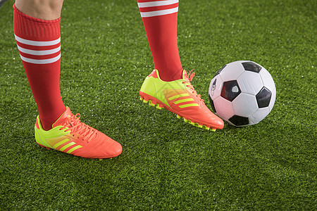 今日趣图：反正主力也踢不过😂斯洛特明智地让一帮小孩上去挨打