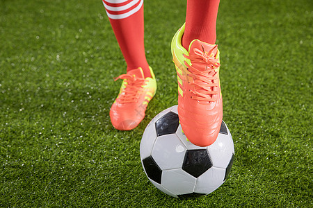 蓝军官方10月最佳进球候选：凯塞多重炮远射，吉滕斯诡异弧线在列