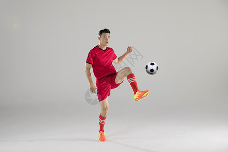 记者：受伤猜测是虚惊一场，马斯坦托诺正随队备战瓦伦西亚