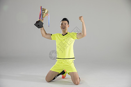 IFFHS年度最佳裁判候选：奥利弗、图尔平、马齐尼亚克在列