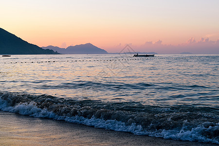 深圳大梅沙海滩黎明破晓图片