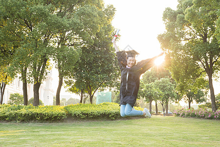 上海女生毕业季青春大学生跳跃背景