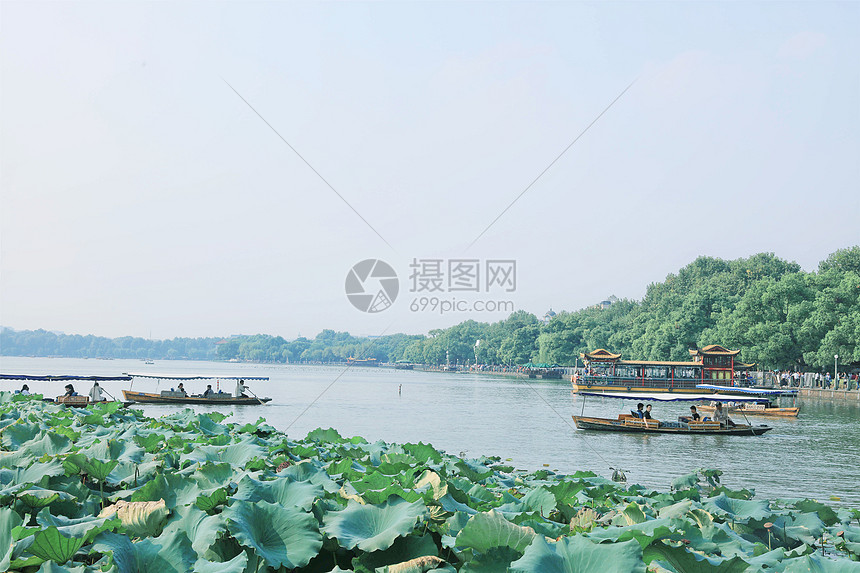 杭州西湖泛舟图片