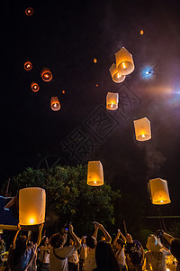 夜晚灯千灯节的孔明灯背景