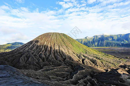 印度尼西亚日惹活火山图片