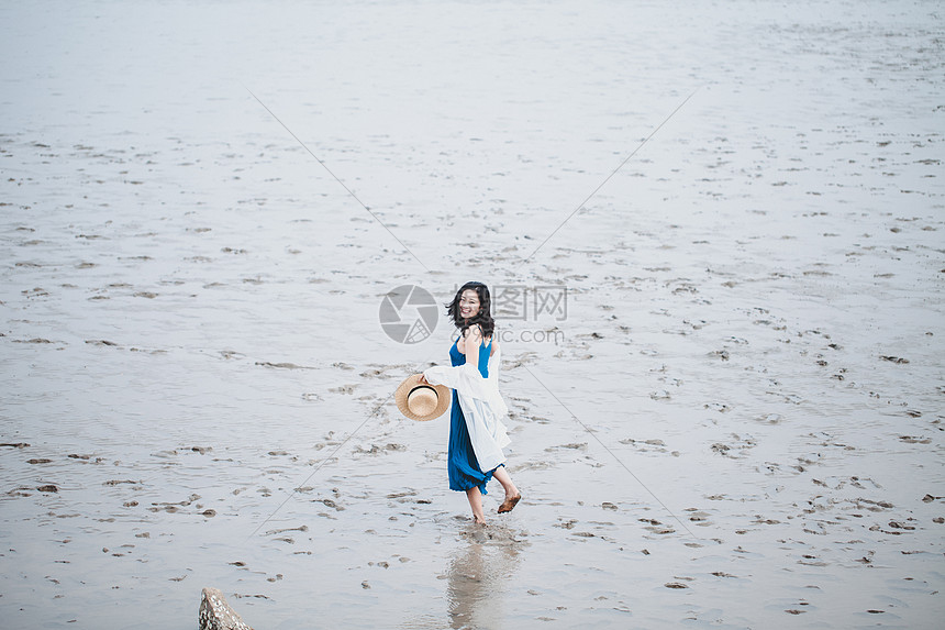 海滩女神图片