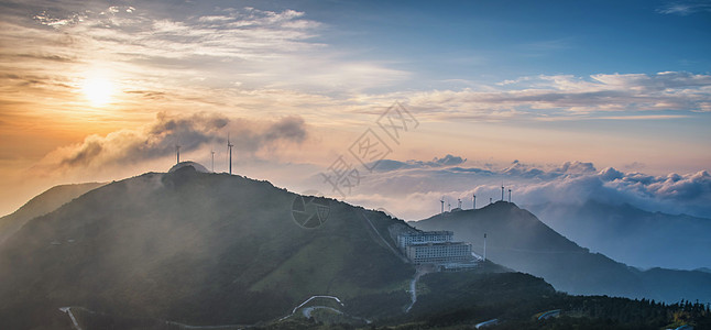 山顶日出云海全景高清图片