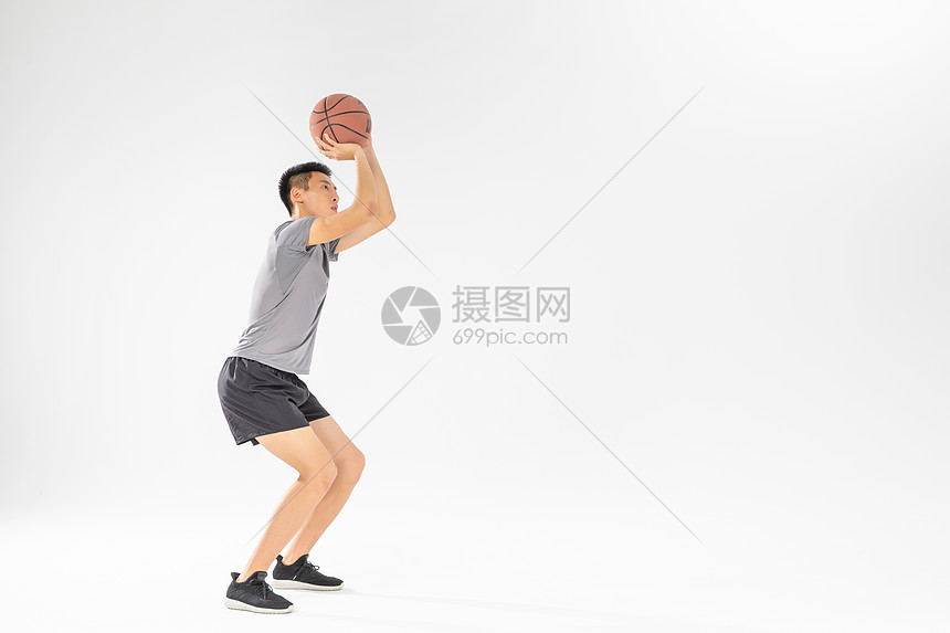 篮球运动员投篮动作