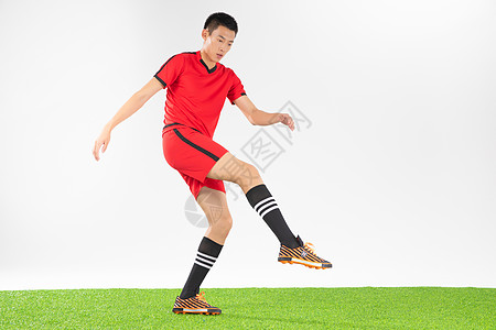 怪不得你垫底！狼队开场9分钟丢球，富勒姆两脚传球打穿