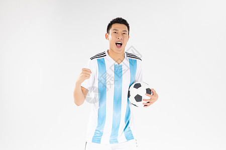 记者：初步诊断阿什拉夫没有骨折，但还需接受更多检查确定伤情