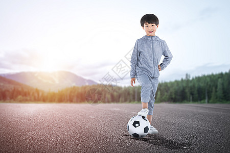 小孩踢足球儿童足球设计图片