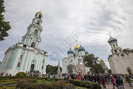 俄罗斯小镇谢尔盖耶夫三一圣修道院背景