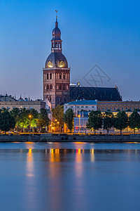 拉脱维亚首都里加老城日落夜景背景