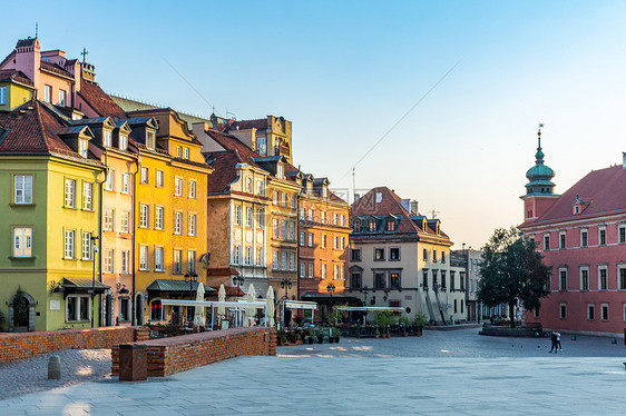 清晨中的欧洲旅游城市华沙建筑风光图片