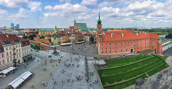 波兰华沙老城广场全景图背景图片