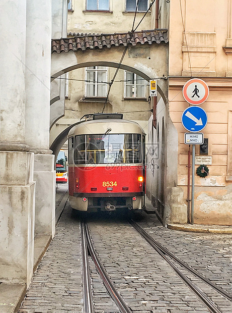 著名旅游城市布拉格的城市有轨电车图片