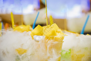 夏日芒果冰饮图片