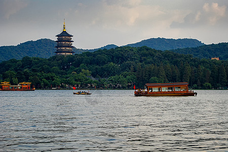 城市与山杭州西湖雷峰塔背景