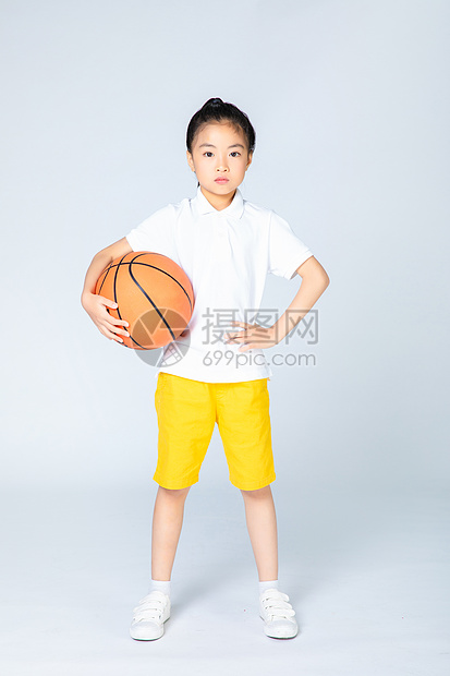 儿童运动篮球图片