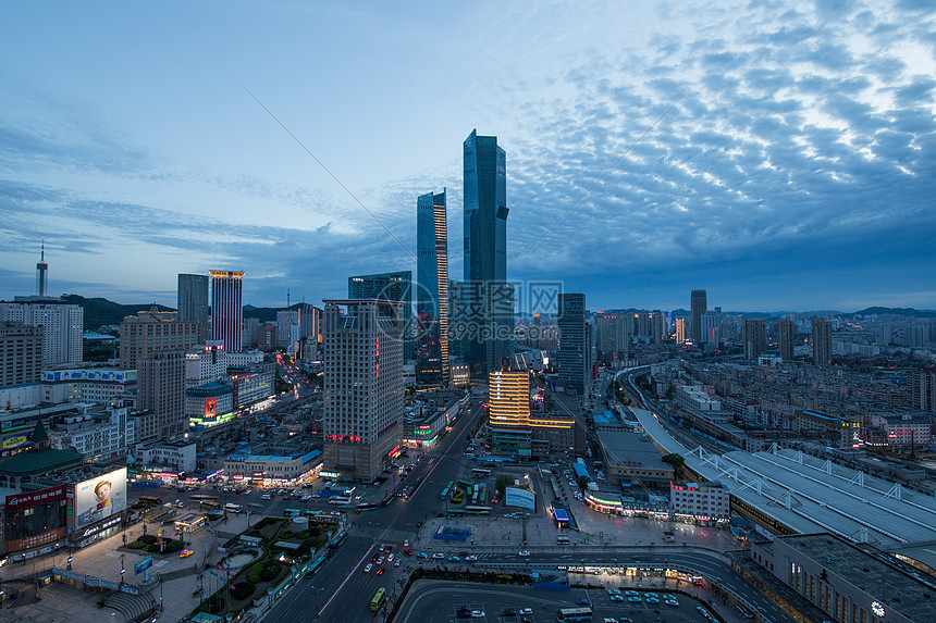 大连中山区友好广场夜景图片