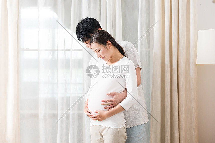 夫妻孕妇呵护图片