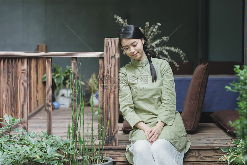 古风禅服女性图片