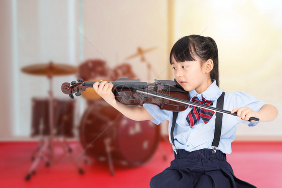 拉小题的小学生图片