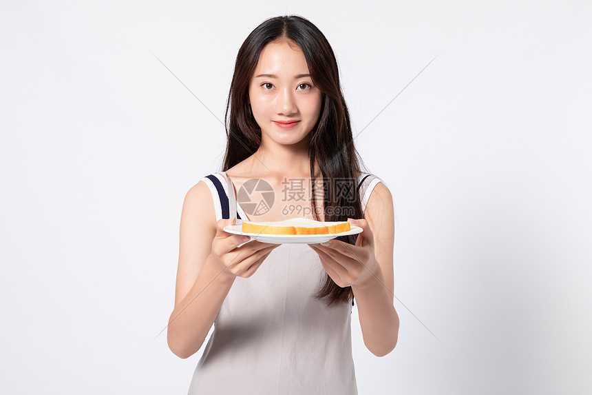 年轻女性烹饪做饭图片