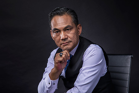 端正坐姿图片_端正坐姿素材_端正坐姿高清图