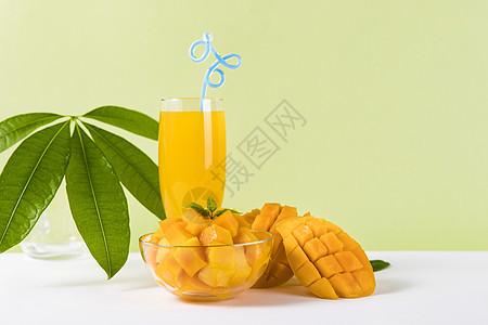 夏季新鲜芒果芒果汁图片
