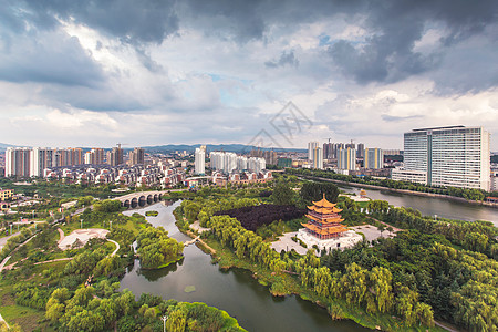 蓝天草坪沂蒙生态绿色城市沂水背景