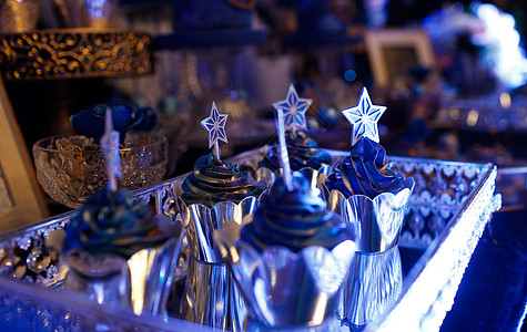 蓝色星球婚礼蛋糕背景