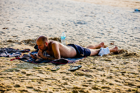 苏梅岛沙滩晒太阳高清图片