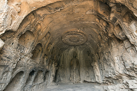 洛阳龙门石窟的大佛图片