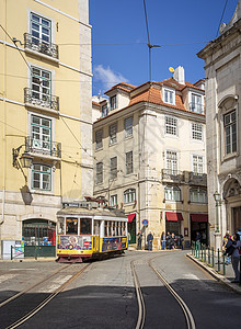 葡萄牙里斯本街头电车背景图片