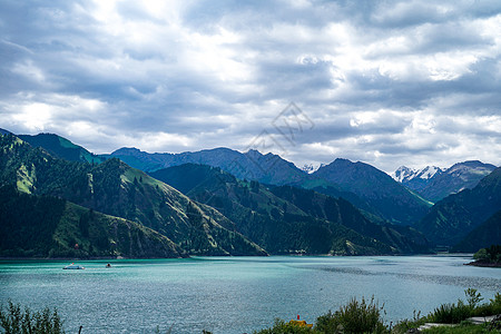 神话故事天山天池背景