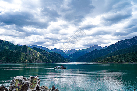 皇母蟠桃天山天池背景