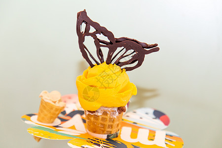 网红冰淇淋甜筒图片