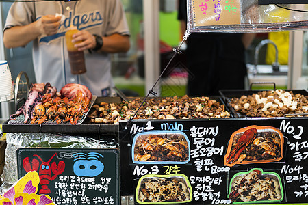 韩国首尔传统市场小吃背景图片