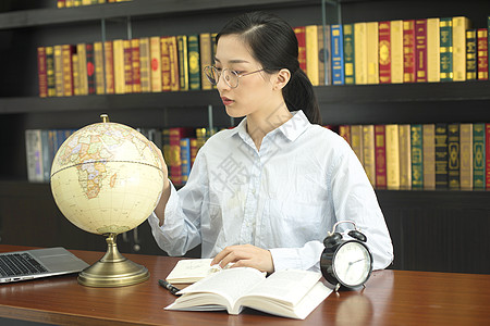 全球国家女学生学习地理背景