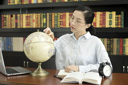 全球国家女学生学习地理背景