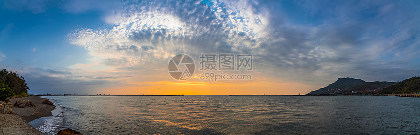 高雄港口的海景图片