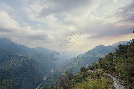 尼泊尔ABC徒步山路风光风景高清图片